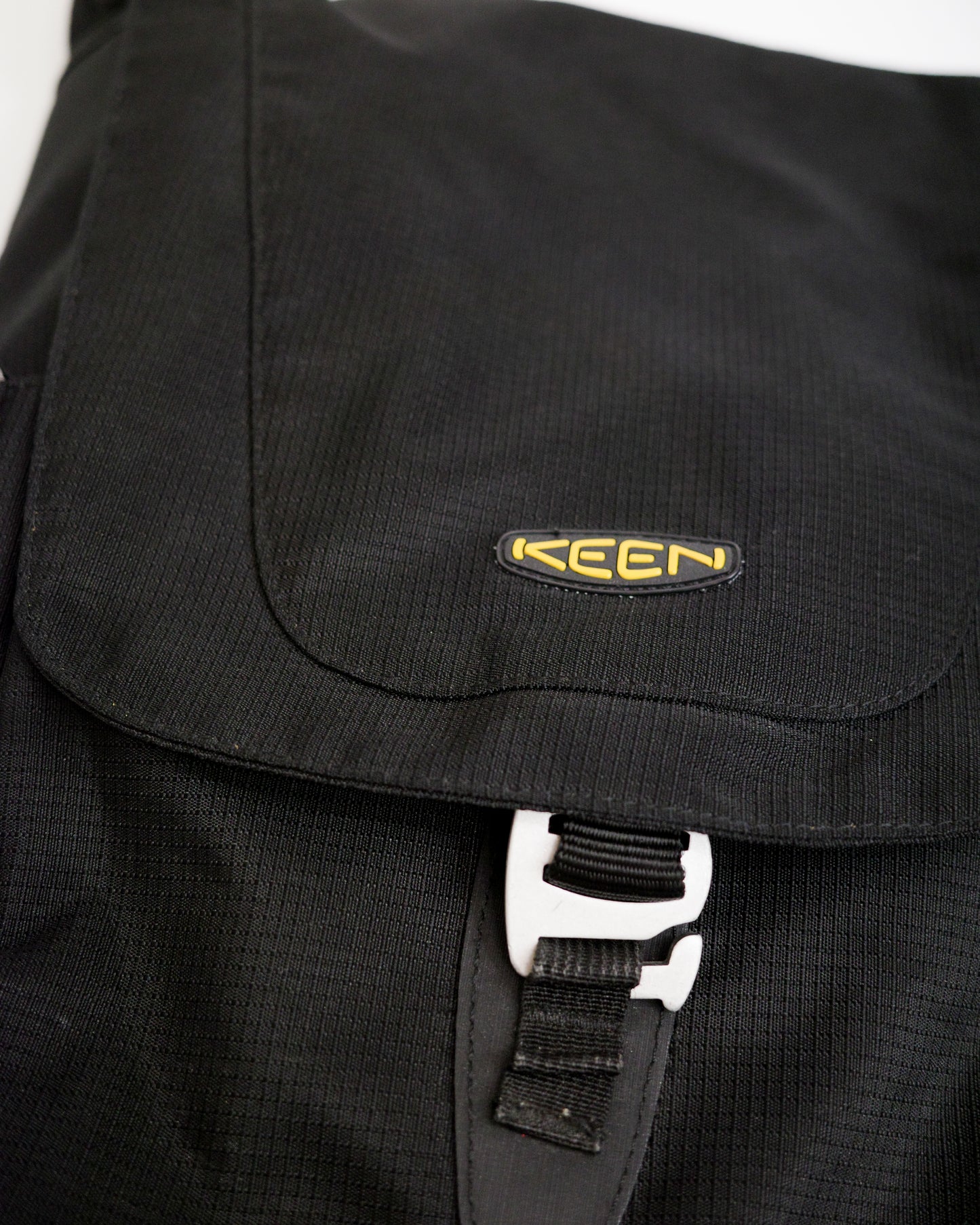 Keen Hybrid Oswego Messenger Bag (Black)