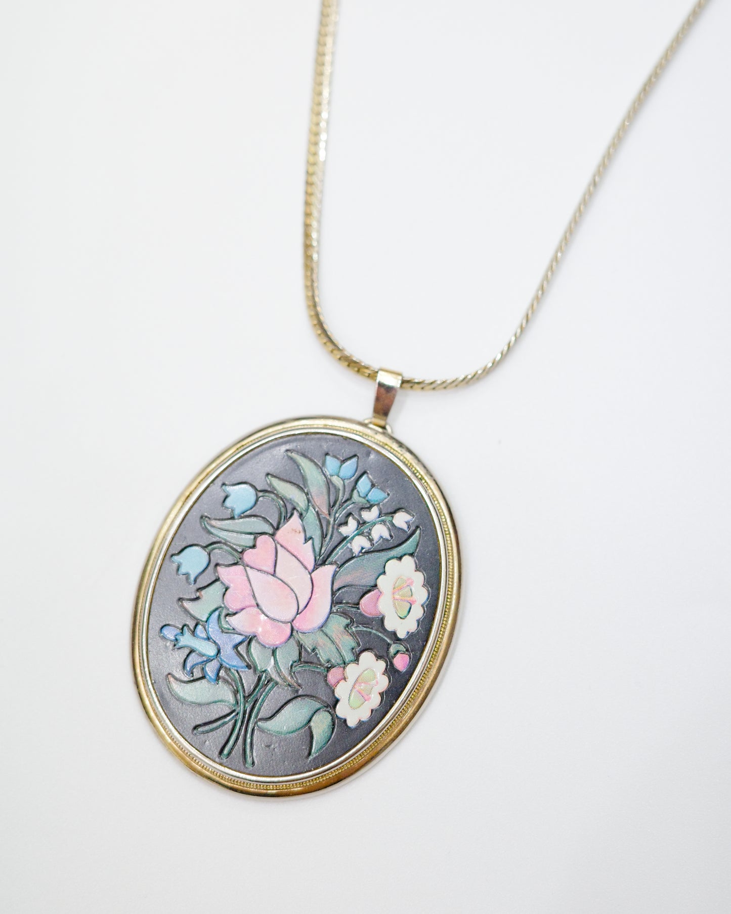 Avon Vintage Floral Necklace