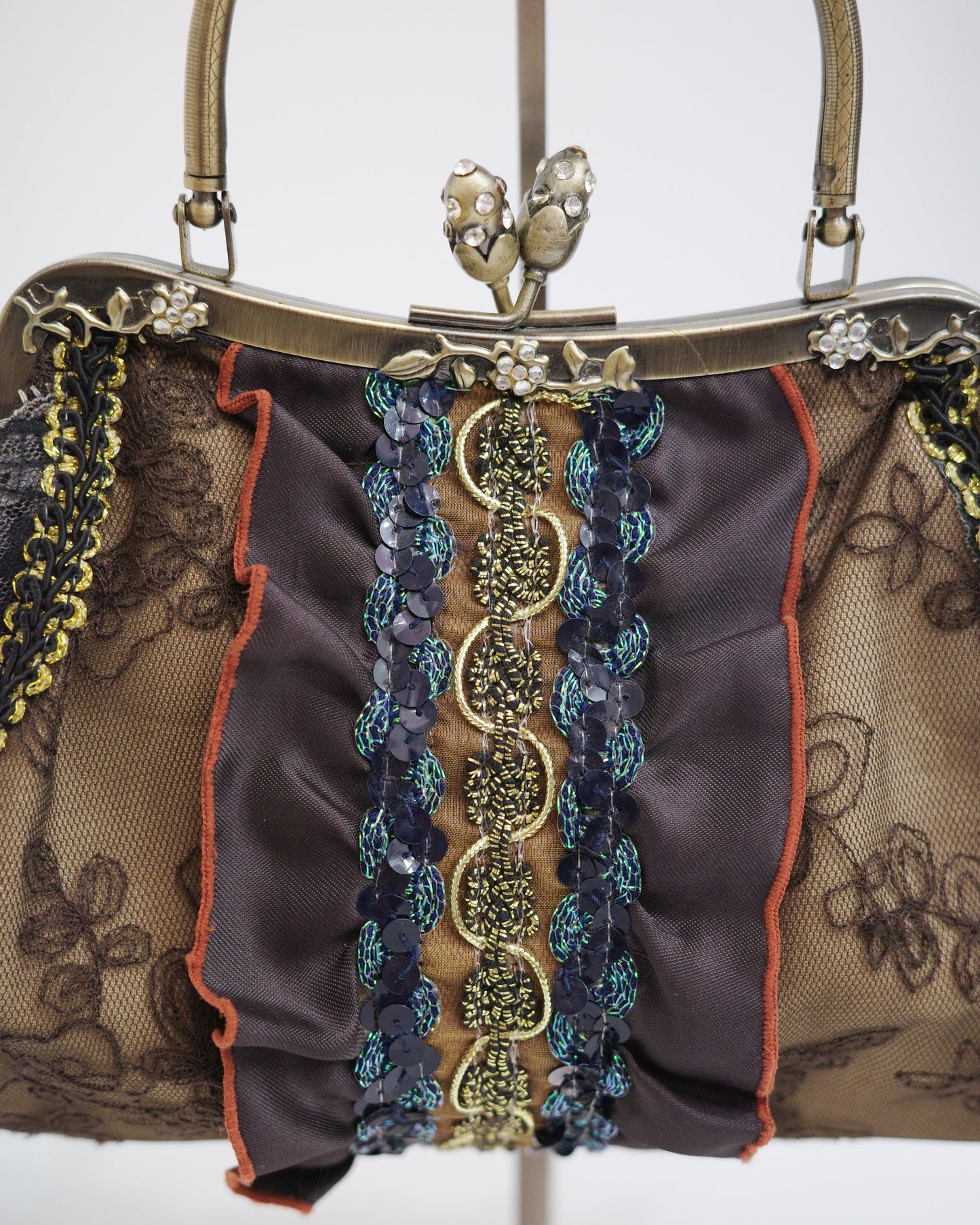 Whimsical Lace Clutched Bag w/ Crossbody Chain