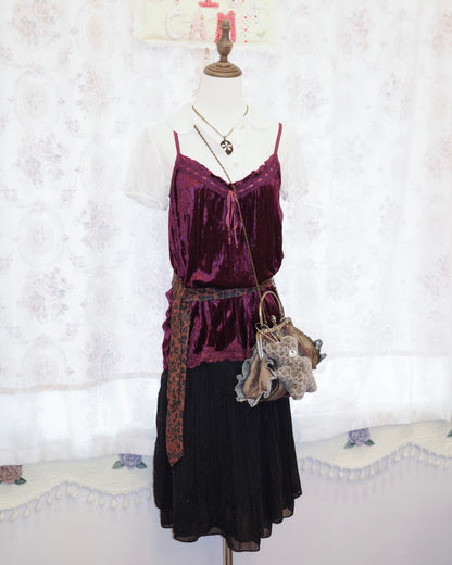 Whimsical Lace Clutched Bag w/ Crossbody Chain